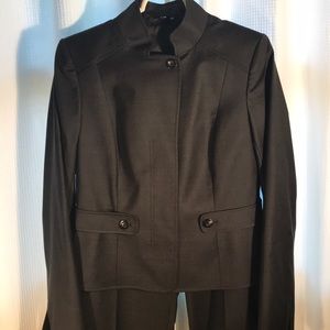 ELLEN TRACY BLACK SUIT Size 6 BUY ME